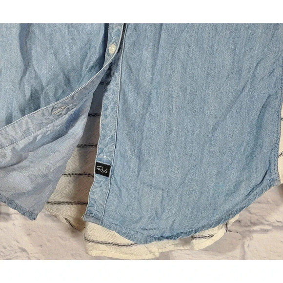 Rails Button Up Top Women's Size XS Chambray Cream Navy Blue Chest Pockets Flaw - Picture 4 of 7
